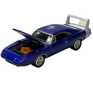 Johnny Lightning 1969 Dodge Charger Daytona 2004 1/64 Diecast Model Car